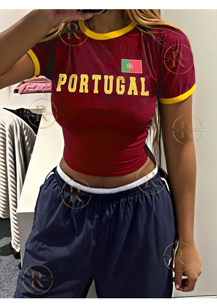 Sarı Biye Detaylı Brasil, Portugal, Jamaica Baskılı Esnek Kumaş Crop T-Shirt