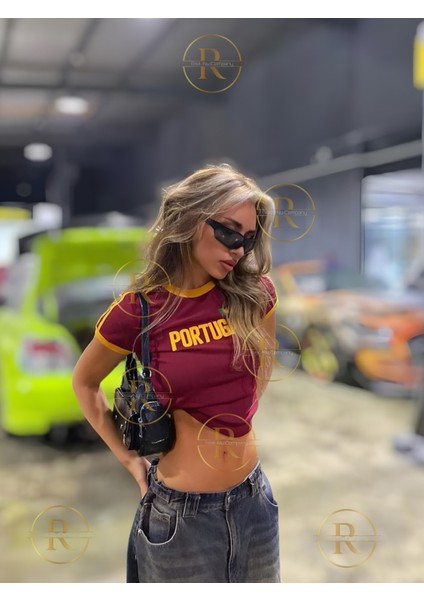 Sarı Biye Detaylı Brasil, Portugal, Jamaica Baskılı Esnek Kumaş Crop T-Shirt modelleri