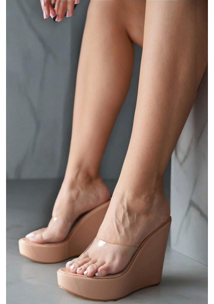 Kadın Şeffaf Bantlı Dolgu Topuk Terlik Modern Rahat Tasarım