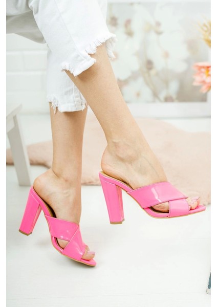 Stil Modern Kadın Çapraz Bantkalın Topuklu Terlik Özel Tasarım Gündüz Gece Abiye Ayakkabı fiyatları