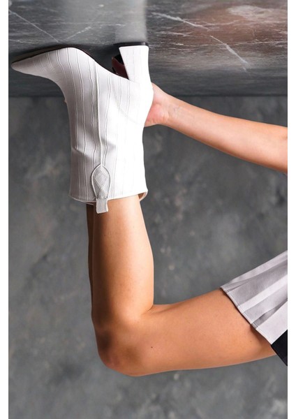 Stil Modern Kadın Sivri Burun Kovbot Bot Özel Tasarım Gündüz Gece Abiye Ayakkabı modelleri