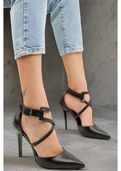 Kadın Çapraz Tokalı Topuklu Ayakkabı Sivri Burun Şık Stiletto