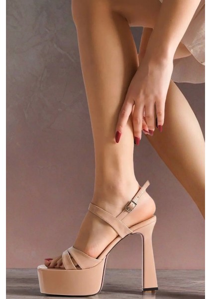 Stil Modern Kadın Özel Topuklu Ayakkabı Özel Tasarım Gündüz Gece Abiye Ayakkabı fırsatları