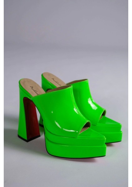 Stil Modern Kadın Çift Platform Burnu Kapalı Yüksek Topuklu Terlik Gündüz Gece Abiye Ayakkabıı fiyatları
