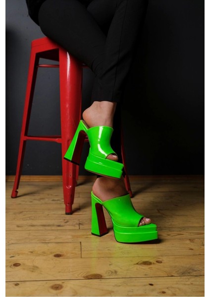 Stil Modern Kadın Çift Platform Burnu Kapalı Yüksek Topuklu Terlik Gündüz Gece Abiye Ayakkabıı modelleri