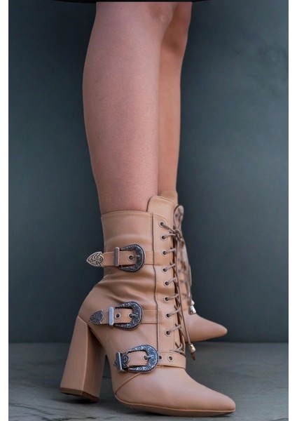 Tokalı Yüksek Topuklu Kadın Bot Kare Tabanlı Dikiş Detaylı Petli Taban Şık Modern Tasarım modelleri