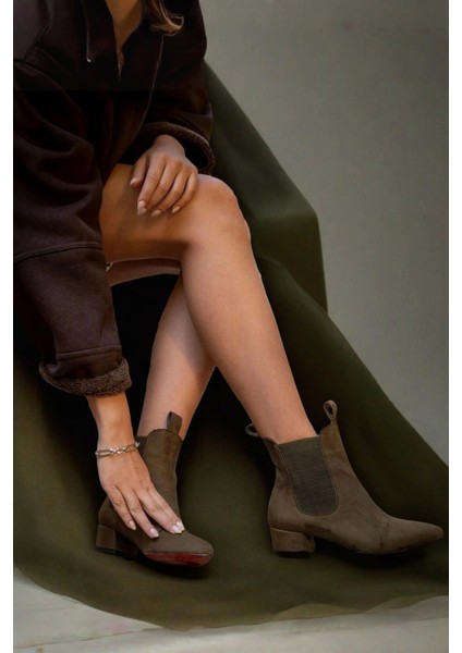 Stil Modern Kadın Kısa Topuklu Lastikli Bot Özel Tasarım Gündüz Gece Abiye Ayakkabı fırsatları