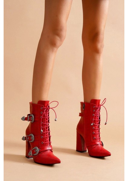 Tokalı Yüksek Topuklu Kadın Bot Kare Tabanlı Dikiş Detaylı Petli Taban Şık Modern Tasarım modelleri