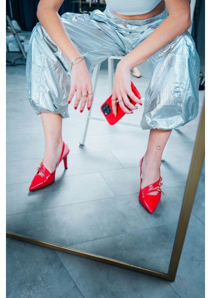 Stil Modern Kadın Üç Bant Tokalı Kısa Topuklu Ayakkabı Özel Tasarım Gündüz Gece Abiye Ayakkabı fiyatları