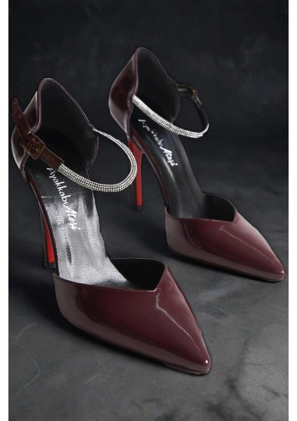 Kadın Taş Işlemeli Sivri Burun Topuklu Şık Ayakkabı Zarif ve Işıltılı Kombinler Için