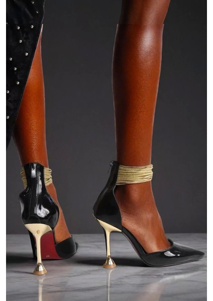 Kadın Altın Bileklikli Çan Topuklu Ayakkabı Sivri Burun Abiye Ayakkabı