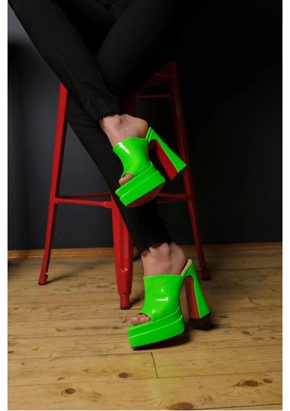 Kadın Elegant Ayakkabı Çift Platform Burnu Kapalı Yüksek Topuklu Terlik Abiye Ayakkabıı fiyatları