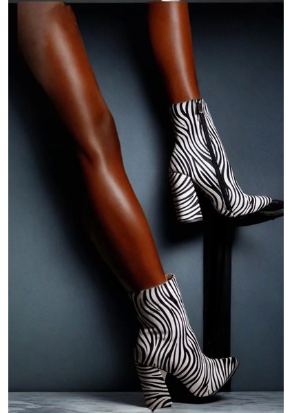 Kadın Sivri Burun Kalın Topuklu Fermuarlı Tasarım Günlük Ve Şık Kombinlere Uygun Bot