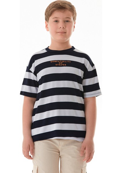 Çizgili Yazı Nakışlı Erkek Çocuk Tişört fiyatları