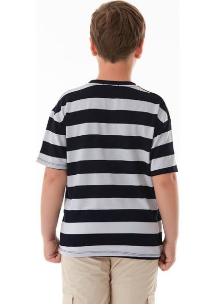 Çizgili Yazı Nakışlı Erkek Çocuk Tişört modelleri