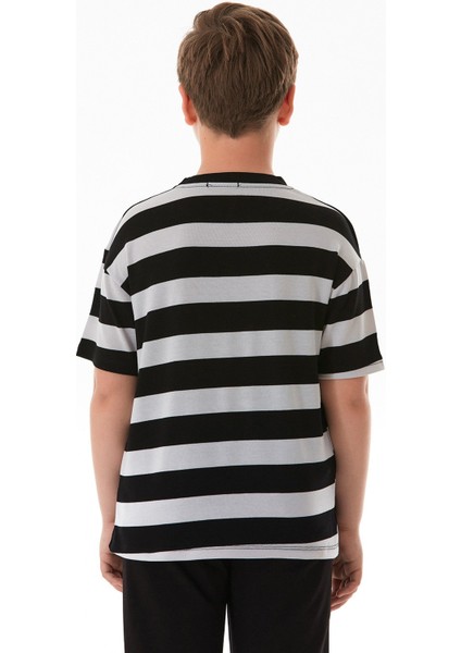 Çizgili Yazı Nakışlı Erkek Çocuk Tişört modelleri