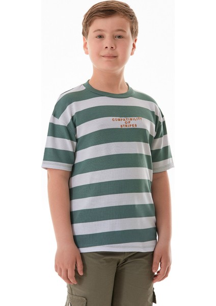 Çizgili Yazı Nakışlı Erkek Çocuk Tişört