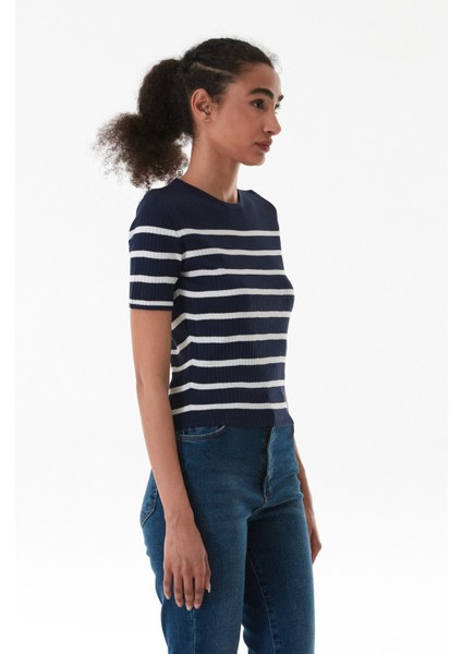 Çizgili Fitilli Bisiklet Yaka Triko Tişört indirimleri