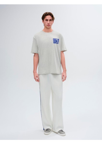 Rodobe Erkek Basic Sırt Baskılı Rahat Kesim Beyaz T-shirt 1225842826089