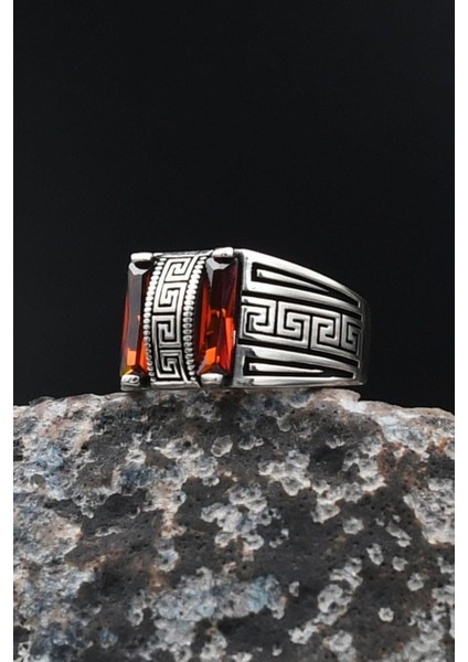 Kırmızı Baget Taşlı Grek Desenli 925 Ayar Gümüş Erkek Yüzüğü 901713