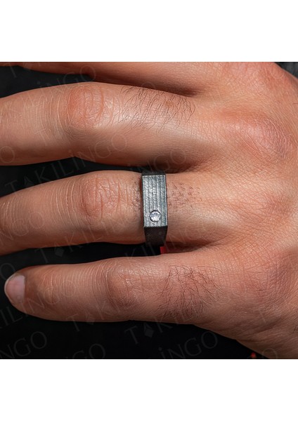 925 Ayar Gümüş Oksitli Pırlanta Montür Beyaz Zirkon Taşlı Erkek Yüzük modelleri