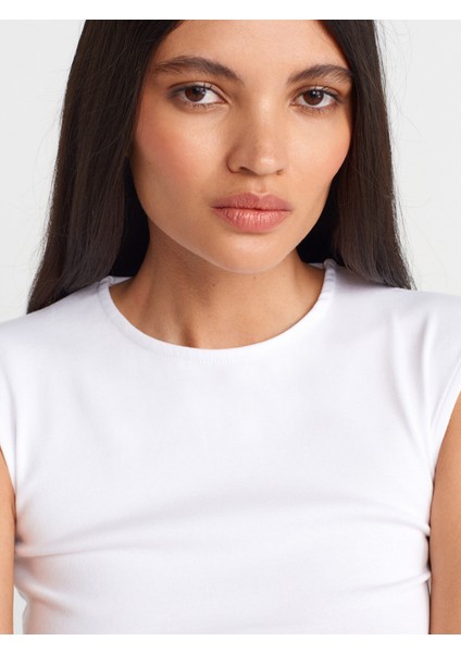 21054 Büzgülü Basic T-Shirt-Beyaz modelleri
