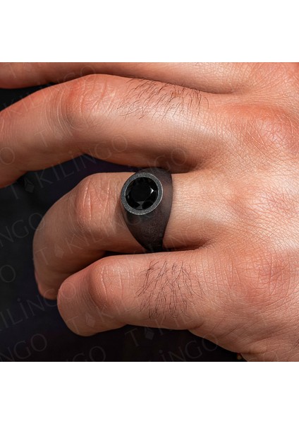 925 Ayar Gümüş Siyah Zirkon Taşlı Yuvarlak Oksitli Sade Erkek Yüzük modelleri