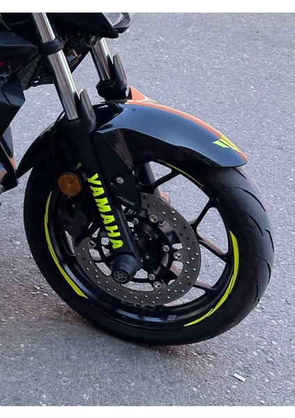 Yamaha Mt-25 Tüm Yıllar Uyumlu 2015-2024 Özel Siyah Yamaha Logolu Aks Koruma Jant Koruma Takozu 4lü Koruma Takozu Kaldırma Sehpası Uyumlu