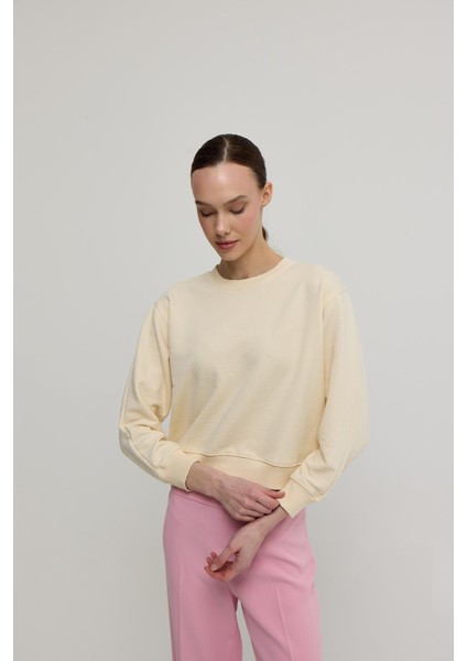 Kadın Vanilya Renk Basic Sweatshirt modelleri