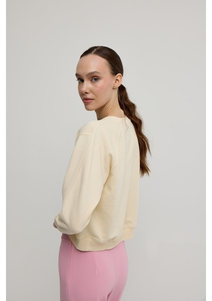 Kadın Vanilya Renk Basic Sweatshirt indirimleri