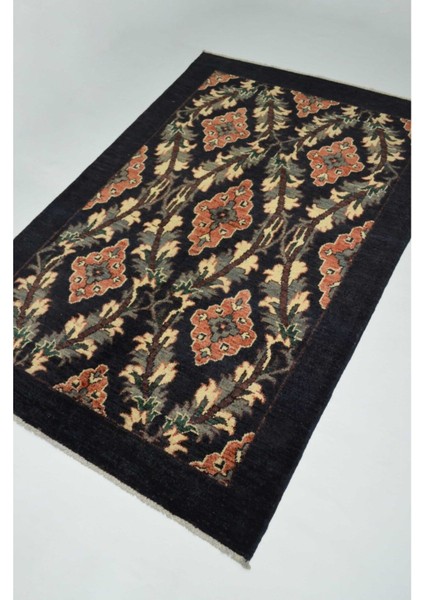 Uşak Ziegler El Dokuma Halı Siyah ve Kırmızı Renk 99 x 153 cm (1.51 M )