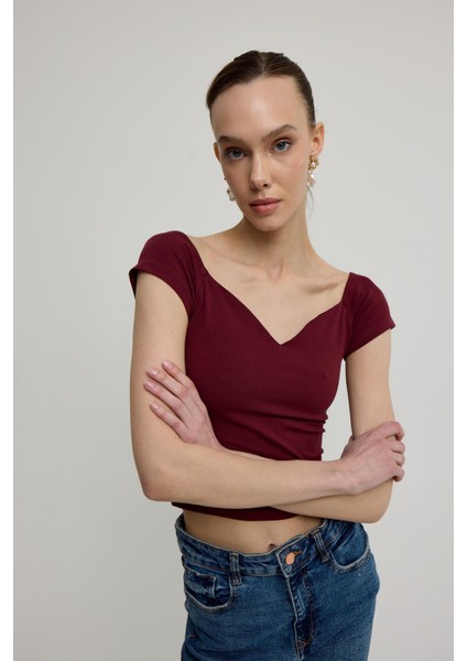 Kadın Bordo Kalp Yakalı Kısa Kollu T-Shirt