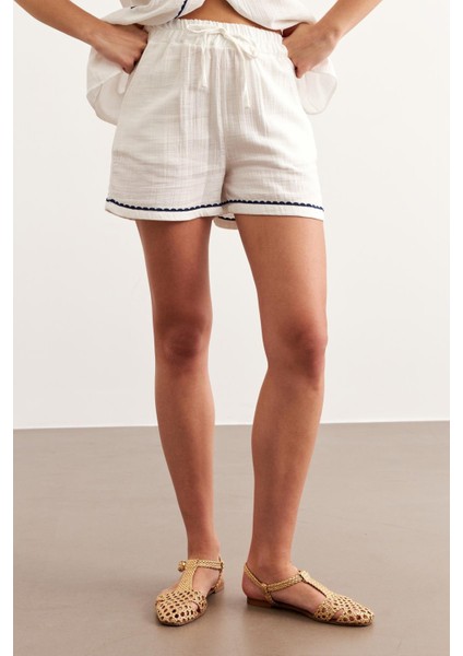 Nakış Detaylı Kısa Müslin Şort Ekru modelleri