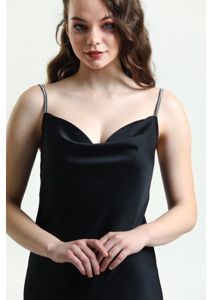 Degaje Yaka Saten Taşlı Askılı Gecelik modelleri