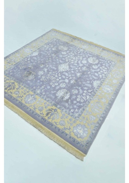 Şiraze Ipekli Uşak El Dokuma Halı Fildişi ve Lila Renk 151 x 157 cm (2.37 M )