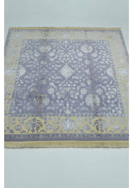 Şiraze Ipekli Uşak El Dokuma Halı Fildişi ve Lila Renk 151 x 157 cm (2.37 M )