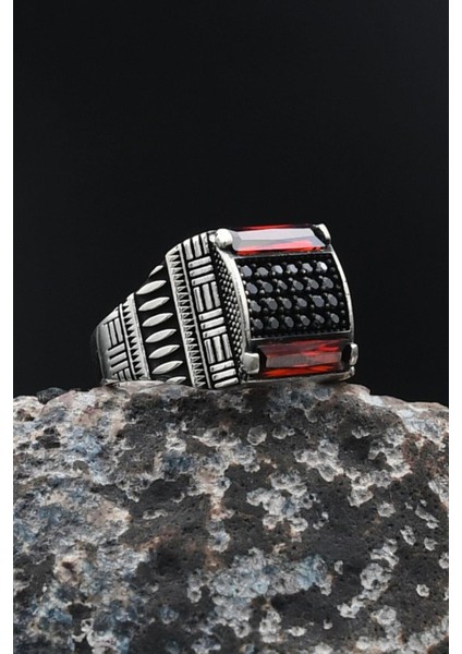 Kare Kırmızı Baget Taşlı 925 Ayar Gümüş Erkek Yüzüğü 901718