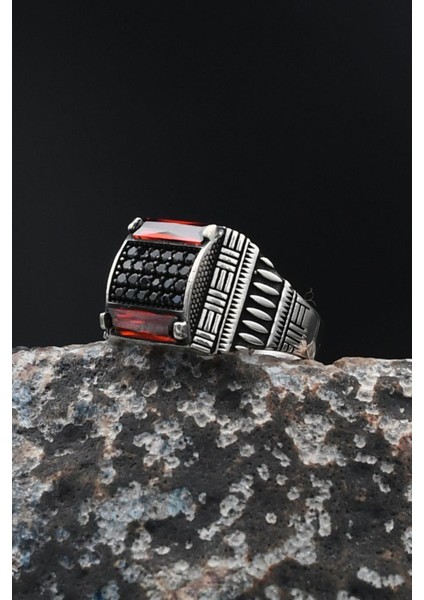 Kare Kırmızı Baget Taşlı 925 Ayar Gümüş Erkek Yüzüğü 901718 fiyatları