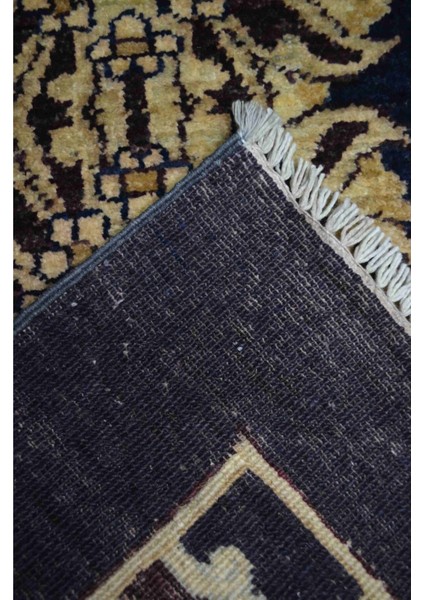 Uşak Ziegler El Dokuma Halı Siyah ve Altın Rengi 105X149 cm (1.56 M )