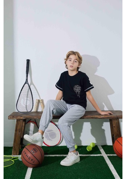 Erkek Çocuk Basketboll Desenli Siyah Pijama Takımı