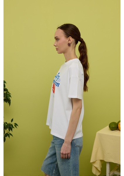 Kadın Beyaz Renk Berry Baskılı Oversize Kısa Kollu T-Shirt indirimleri
