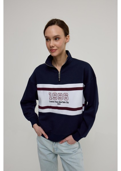 Kadın Lacivert 1996 Baskılı Balıkçı Yaka Fermuarlı Sweatshirt fiyatları