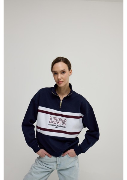 Kadın Lacivert 1996 Baskılı Balıkçı Yaka Fermuarlı Sweatshirt modelleri