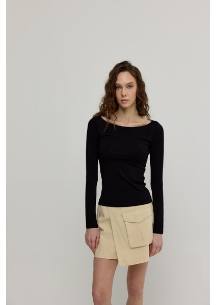 Kadın Siyah Geniş Yakalı Uzun Kollu T-Shirt fırsatları