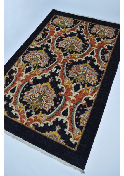 Uşak Ziegler El Dokuma Halı Siyah, Kırmızı ve Altın Renk 102 x 154 cm (1.57 M )