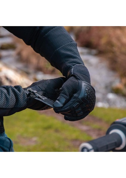 Urbane Pro Korumalı Yazlık Eldiven fırsatları