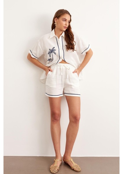 Nakış Detaylı Düğmeli Müslin Gömlek Ekru fiyatları