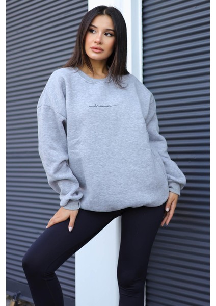 Kadın Gri Dreamer Baskılı 0 Sıfır Yaka Oversize Salaş Bol Kesim Polar Sweatshirt