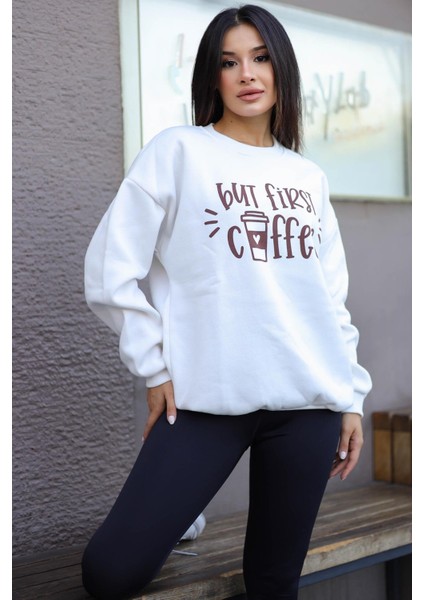 Kadın Kırık Beyaz Krem Ekru But First Coffee Baskılı 0 Sıfır Yaka Oversize Salaş Bol Kesim Polar Sweatshirt modelleri