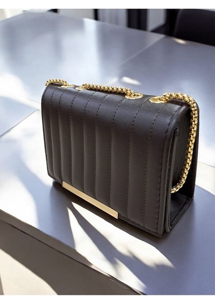 Kadın El Ve Omuz Çantası Şık Tasarım Yeni Sezon En:19cm Yükseklık:12cm